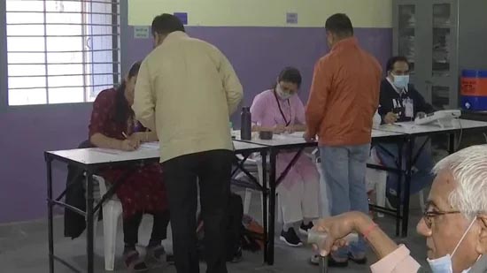 Voting Begins For 2nd Phase Of Gujarat Assembly Elections In 93 Seats 0073